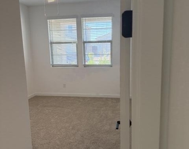 22863 E Watford Drive - Photo Thumbnail 20