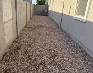 22863 E Watford Drive - Photo Thumbnail 24