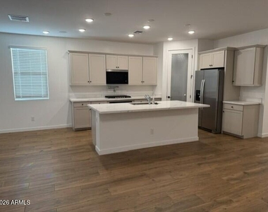 22863 E Watford Drive - Photo Thumbnail 3