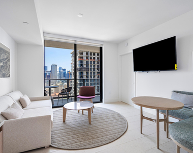601 Ne 1st Avenue - Photo Thumbnail 5