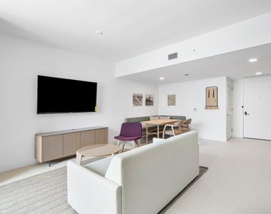 601 Ne 1st Avenue - Photo Thumbnail 12