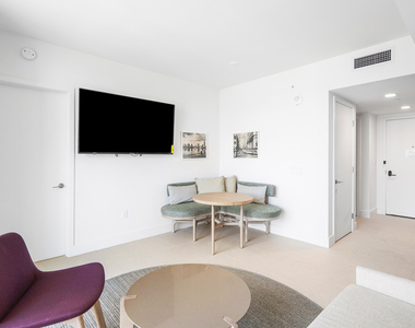 601 Ne 1st Avenue - Photo Thumbnail 8