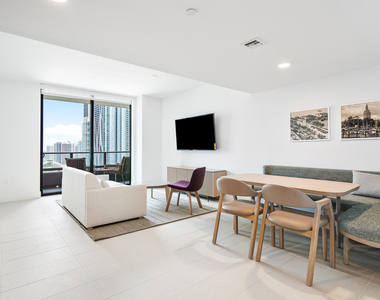 601 Ne 1st Avenue - Photo Thumbnail 10
