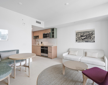 601 Ne 1st Avenue - Photo Thumbnail 6