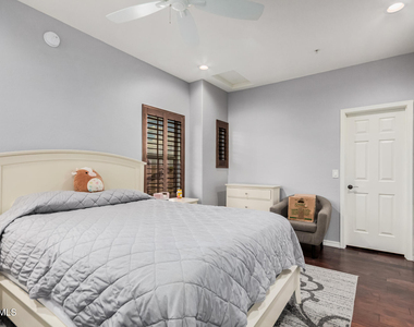 3935 E Rough Rider Road - Photo Thumbnail 13