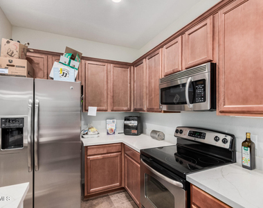 3935 E Rough Rider Road - Photo Thumbnail 6