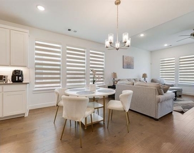 1220 Grass Hollow Place - Photo Thumbnail 6