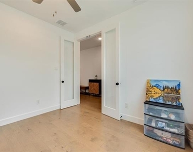 1220 Grass Hollow Place - Photo Thumbnail 11