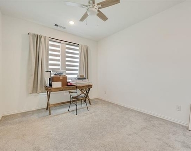 1220 Grass Hollow Place - Photo Thumbnail 27
