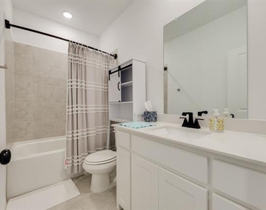 1220 Grass Hollow Place - Photo Thumbnail 25