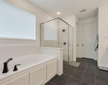 1220 Grass Hollow Place - Photo Thumbnail 16
