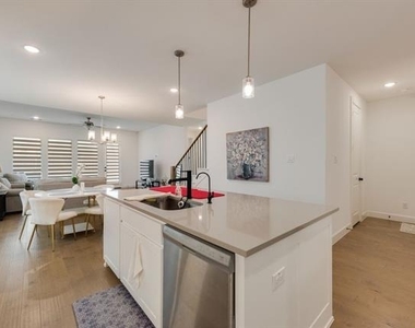 1220 Grass Hollow Place - Photo Thumbnail 8