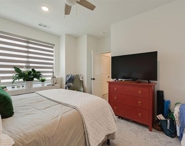 1220 Grass Hollow Place - Photo Thumbnail 24