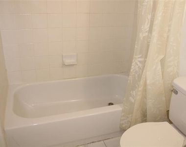 1608 Broadmoor Drive - Photo Thumbnail 9