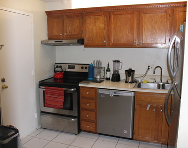3660 Inverrary Drive - Photo Thumbnail 12