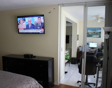 3660 Inverrary Drive - Photo Thumbnail 8