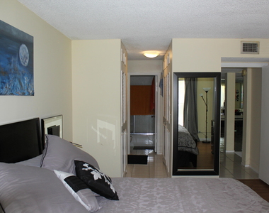 3660 Inverrary Drive - Photo Thumbnail 7