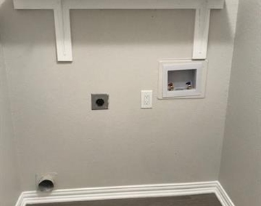 1724 Wheatfield Drive - Photo Thumbnail 12