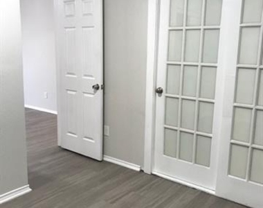 1724 Wheatfield Drive - Photo Thumbnail 5