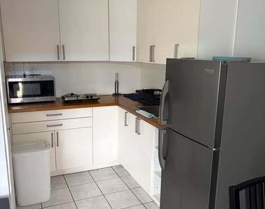 2213 Lincoln Street - Photo Thumbnail 2