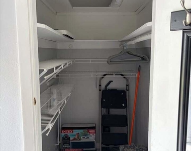 2213 Lincoln Street - Photo Thumbnail 9