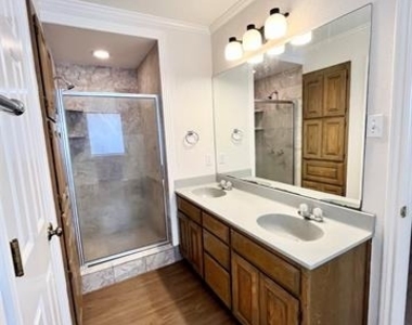 6105 Paradise Drive - Photo Thumbnail 14