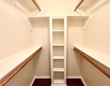 6105 Paradise Drive - Photo Thumbnail 22