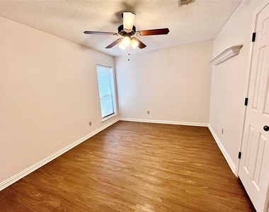 6105 Paradise Drive - Photo Thumbnail 18