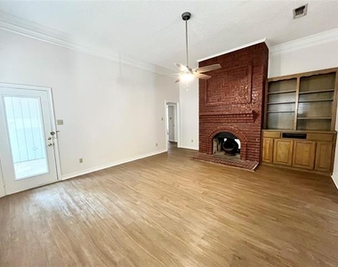 6105 Paradise Drive - Photo Thumbnail 9