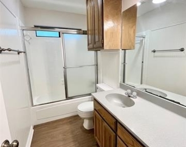 6105 Paradise Drive - Photo Thumbnail 23