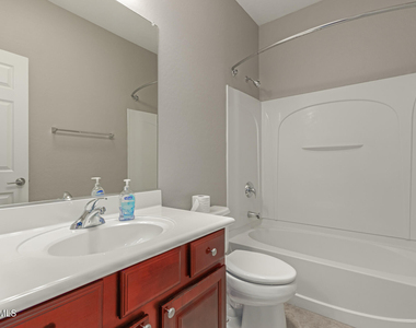 2206 W Fawn Drive - Photo Thumbnail 27