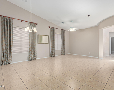 2206 W Fawn Drive - Photo Thumbnail 6