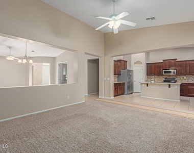 2206 W Fawn Drive - Photo Thumbnail 8