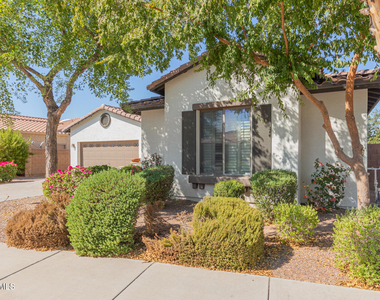 2206 W Fawn Drive - Photo Thumbnail 2