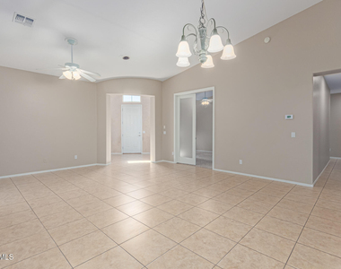 2206 W Fawn Drive - Photo Thumbnail 5