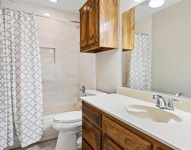 2201 Pendleton Lane - Photo Thumbnail 16