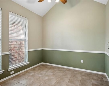 2201 Pendleton Lane - Photo Thumbnail 12