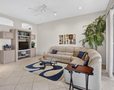7625 Las Cruces Court - Photo Thumbnail 16
