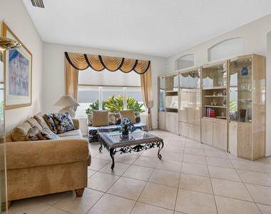 7625 Las Cruces Court - Photo Thumbnail 10