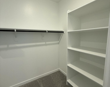 24924 N 167th Avenue - Photo Thumbnail 8