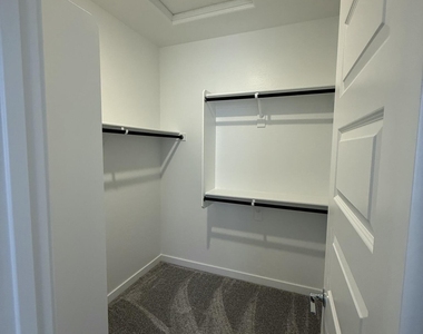 24924 N 167th Avenue - Photo Thumbnail 19