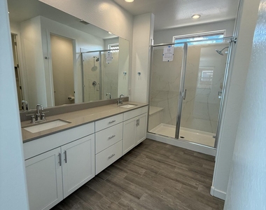 24924 N 167th Avenue - Photo Thumbnail 7