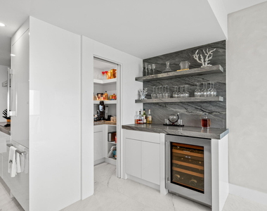 4301 N Ocean Boulevard - Photo Thumbnail 7