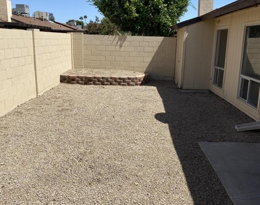 5138 W Vogel Avenue - Photo Thumbnail 11