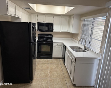 5138 W Vogel Avenue - Photo Thumbnail 1