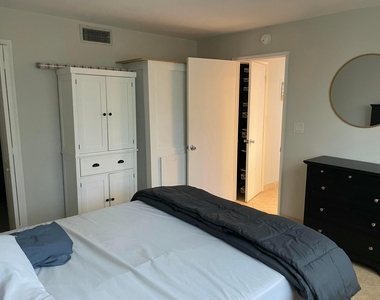 1731 Se 15th Street - Photo Thumbnail 5