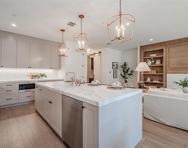 4128 University Boulevard - Photo Thumbnail 3