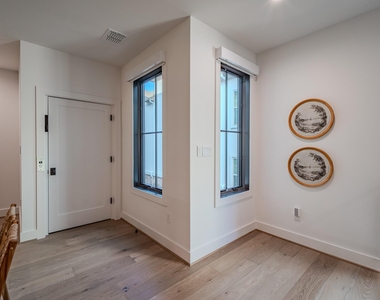4114 Emerson Avenue - Photo Thumbnail 24