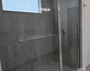 5461 Empire Drive - Photo Thumbnail 14