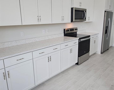 5461 Empire Drive - Photo Thumbnail 7